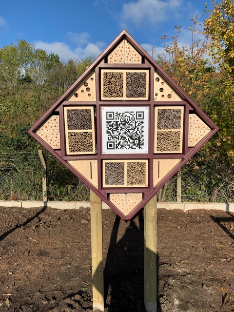 Bee hotel